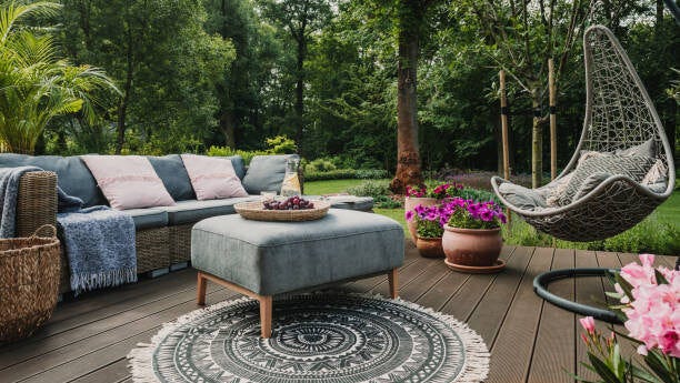 5 Stylish Pool Furniture Ideas to Enjoy Your Summer 10420