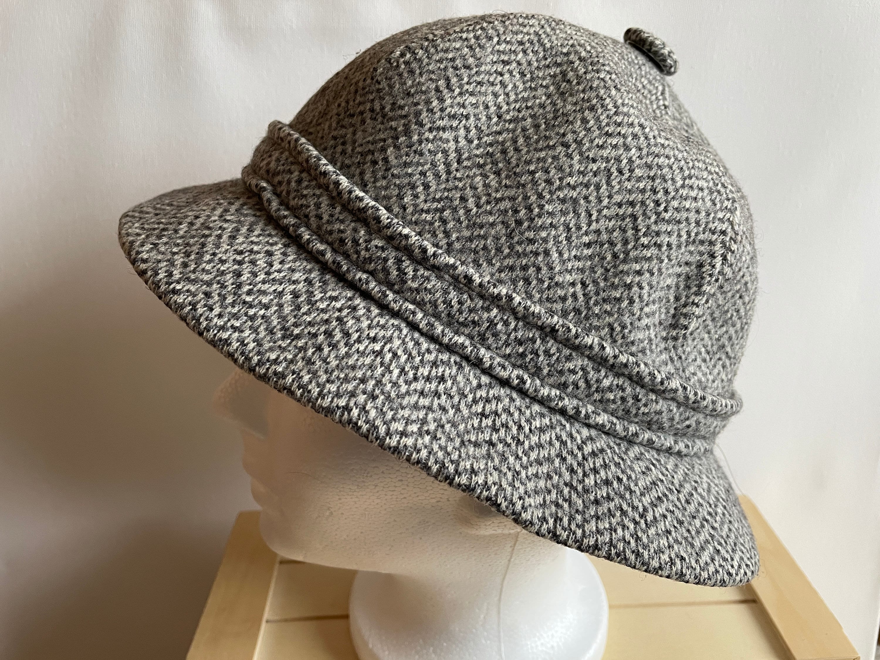 Vintage Hat Bands: Classic & Kangol Styles for Stylish Accessorizing